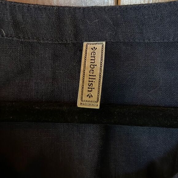 “Embellish” navy blue 100% linen tunic with pockets Medium - Picture 4 of 5